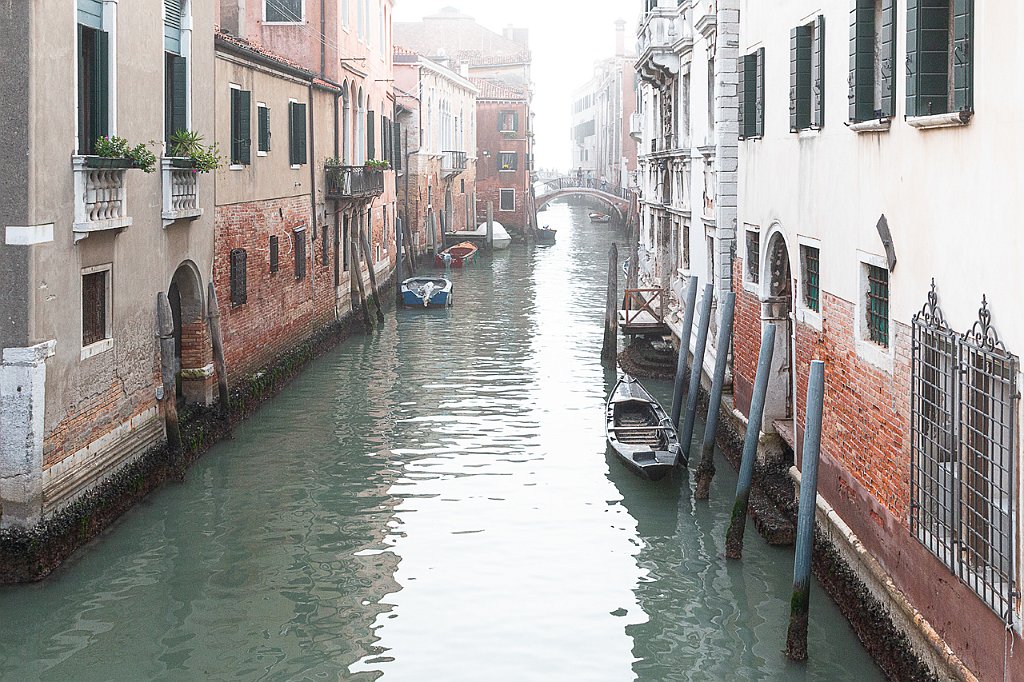 18 - NEBBIA TRA I CANALI DI VENEZIA.jpg